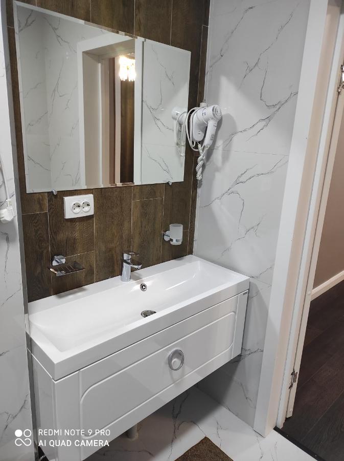 Жомарт Hotel Aktobe Eksteriør billede