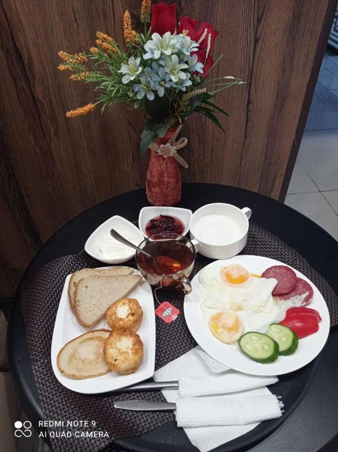 Жомарт Hotel Aktobe Eksteriør billede