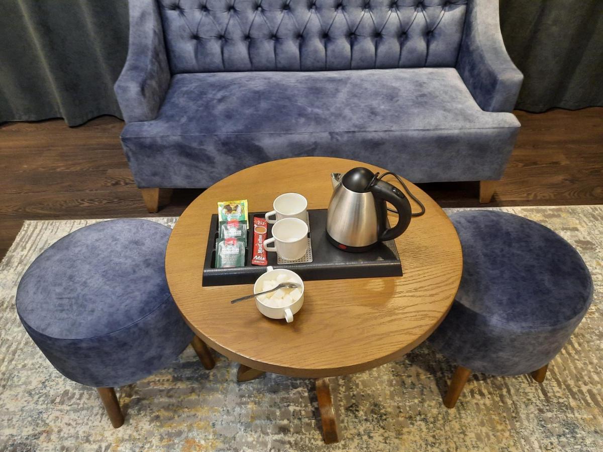 Жомарт Hotel Aktobe Eksteriør billede